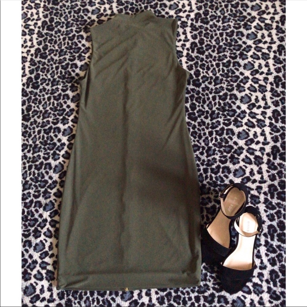 🛍🤩🌻CLASSY OLIVE ZIP-FRONT DRESS🌻🤩🛍 - Picture 4 of 5